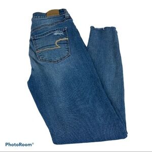 AMERICAN EAGLE DISTRESSED JEANS SIZE 2